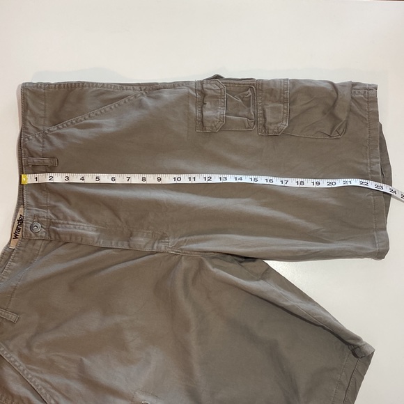 Wrangler Cargo Bundle of 2 Shorts 100% Cotton size 40 - Picture 10 of 15
